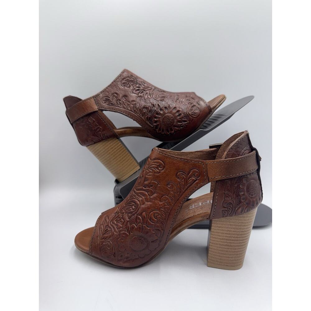 Roper Mika Floral Embossed Peep Toe Zippered Shootie Pumps Womens Size 5 - Picture 16 of 16